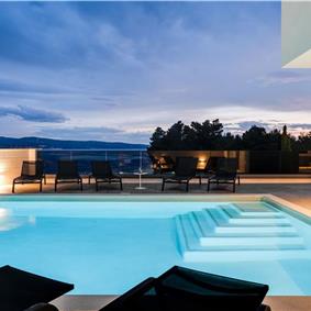 5 bedroom beachfront villa with heated pool near Omis, sleeps 9